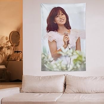 Amazon.co.jp: [Lisianthus] 中森明菜 タペストリー ポスター 壁